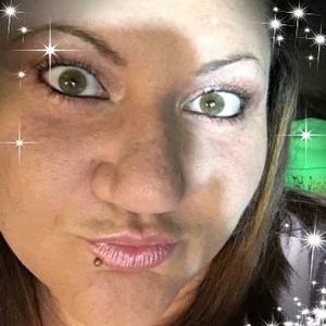 Meet your Posher, Dezzie